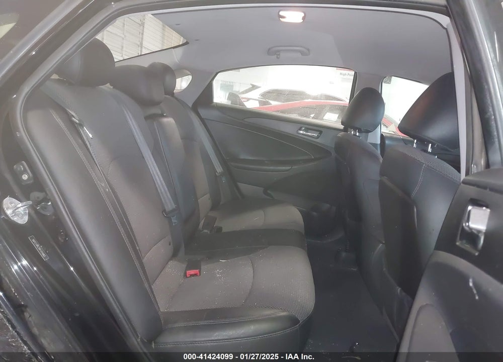 2011 HYUNDAI SONATA VIN: 5NPEC4AC2BH304983