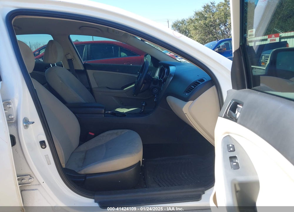 2015 KIA OPTIMA VIN: KNAGM4A73F5593142