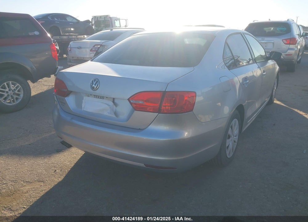 2014 VOLKSWAGEN JETTA 2.0L S VIN: 3VW2K7AJ1EM219053