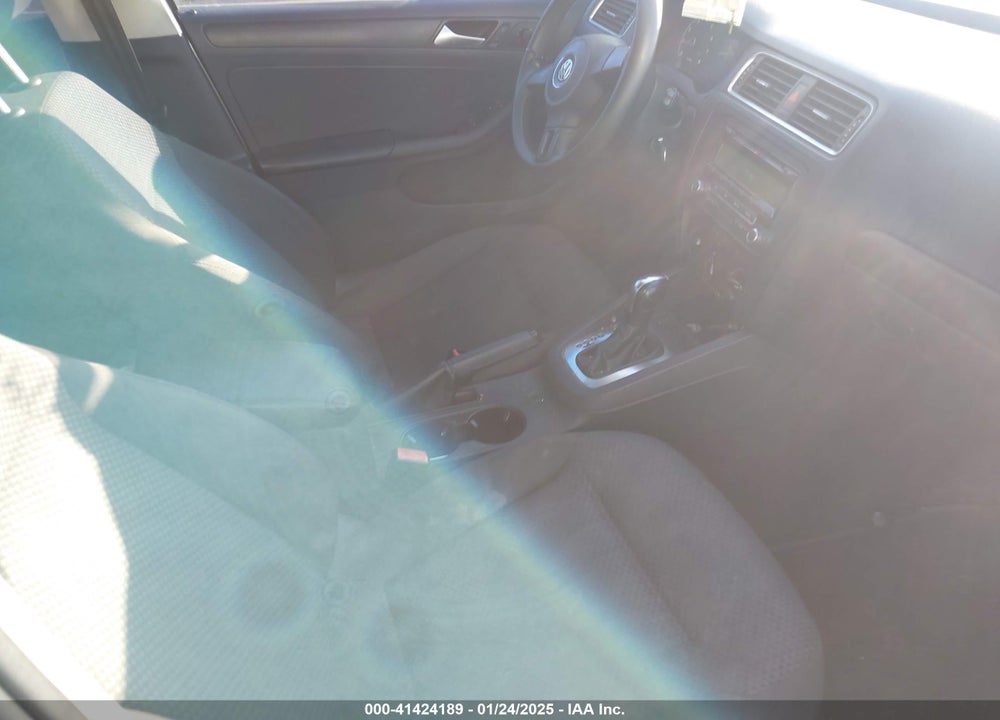 2014 VOLKSWAGEN JETTA 2.0L S VIN: 3VW2K7AJ1EM219053