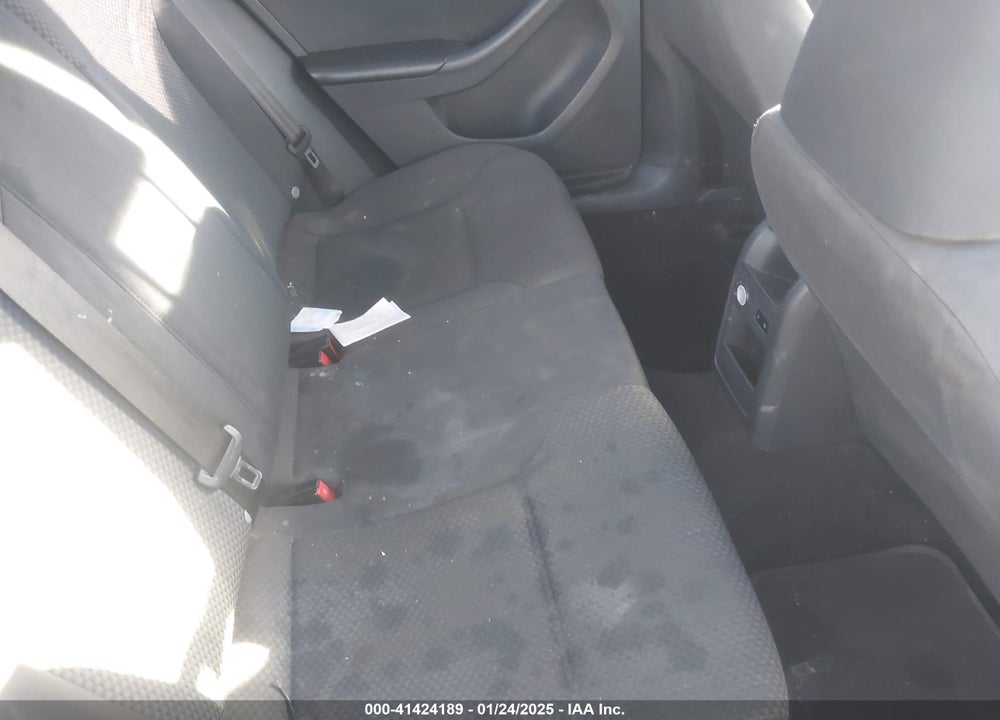 2014 VOLKSWAGEN JETTA 2.0L S VIN: 3VW2K7AJ1EM219053