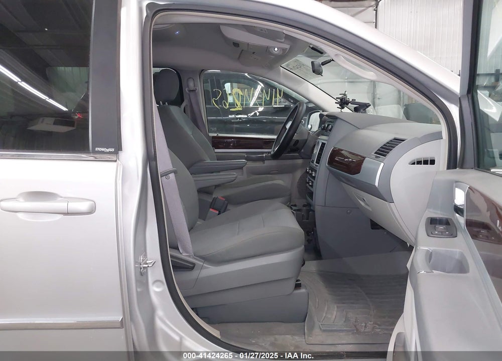 2010 CHRYSLER TOWN & COUNTRY TOURING VIN: 2A4RR5D15AR193616