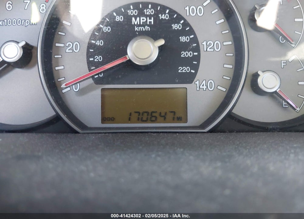 2007 KIA RONDO VIN: KNAFG526977050611