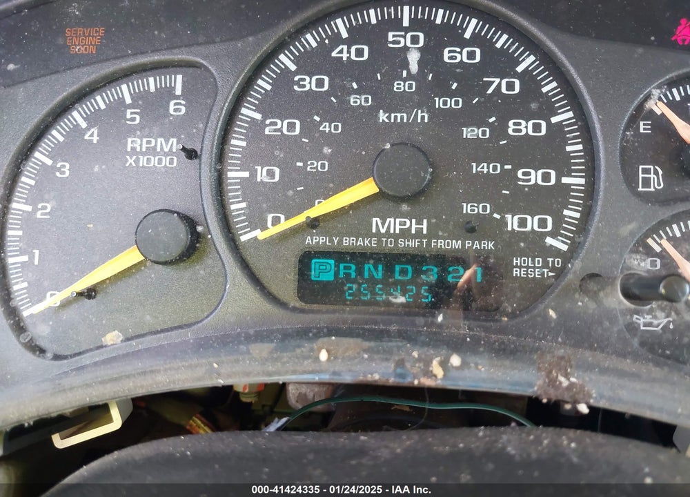 2001 CHEVROLET SUBURBAN 1500 LT VIN: 3GNEC16T31G213677