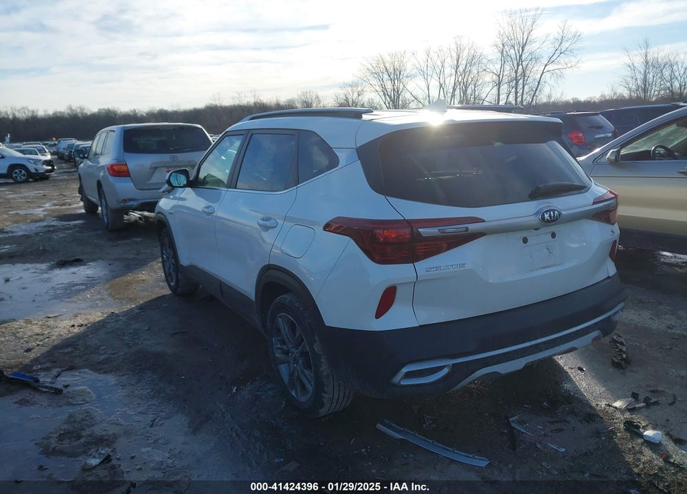 2021 KIA SELTOS S VIN: KNDEUCAAXM7225123