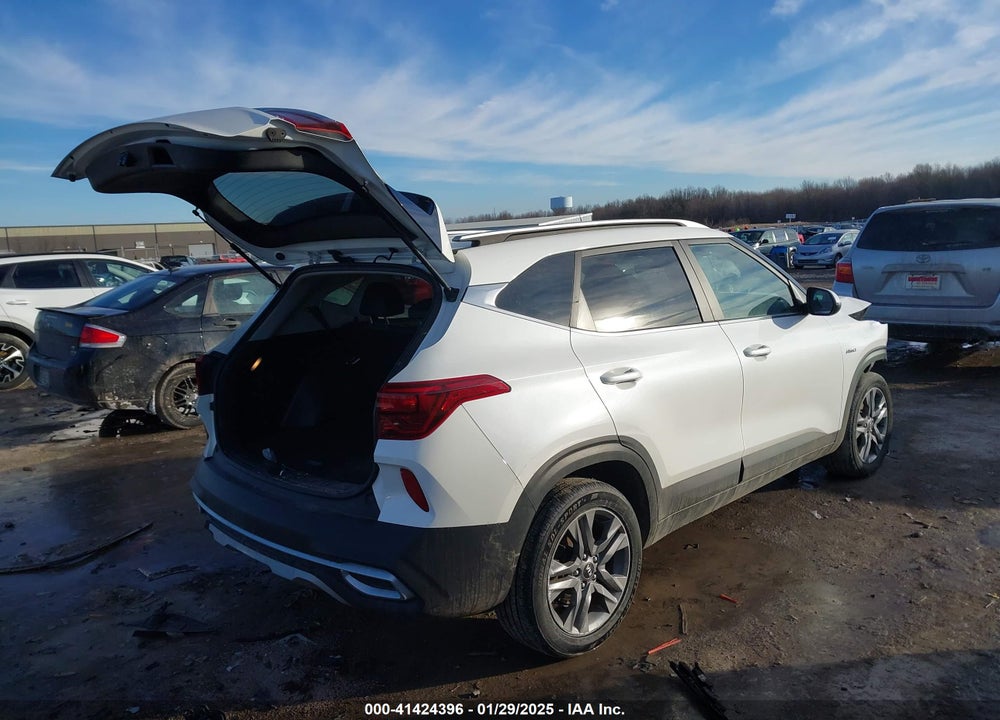 2021 KIA SELTOS S VIN: KNDEUCAAXM7225123