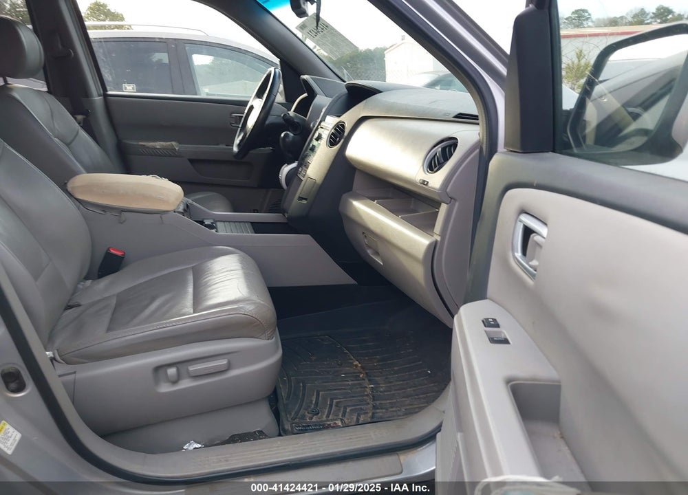 2010 HONDA PILOT VIN: 5FNYF3H56AB017083