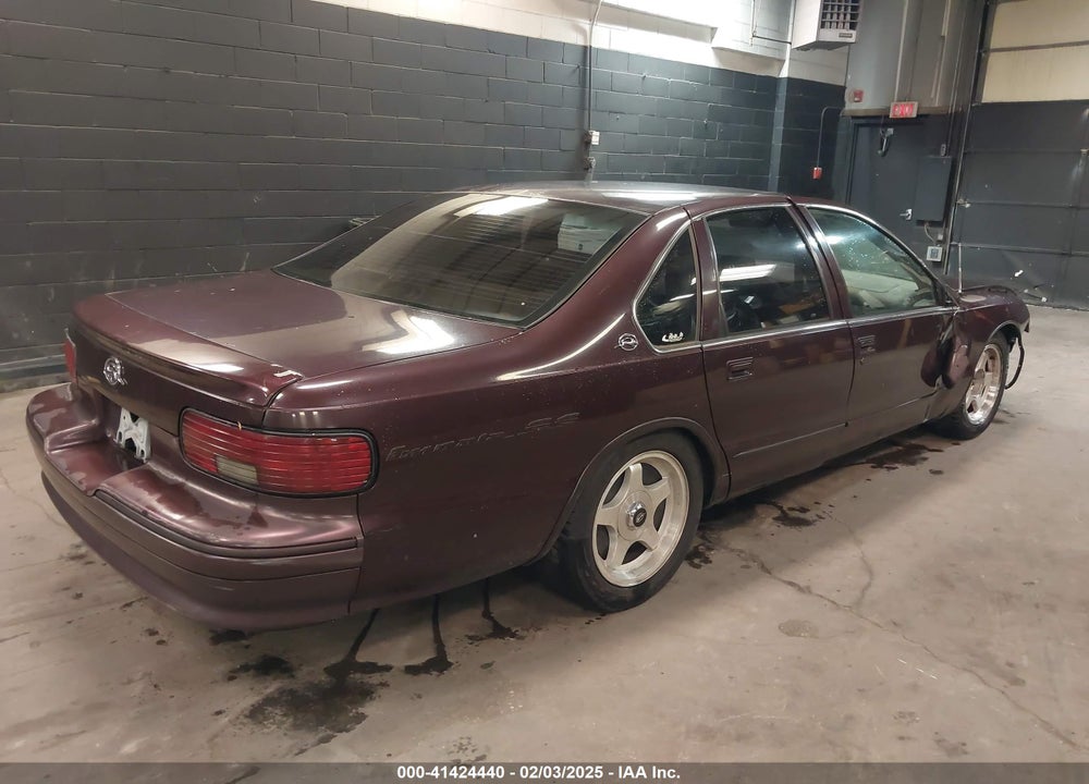 1996 CHEVROLET CAPRICE / IMPALA CLASSIC SS VIN: 1G1BL52P6TR124869