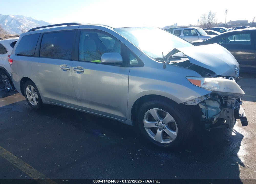 2011 TOYOTA SIENNA LE V6 VIN: 5TDKK3DC4BS019594