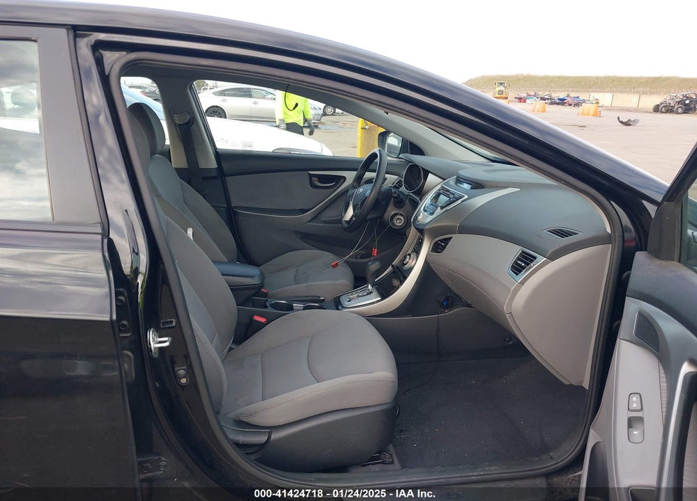2012 HYUNDAI ELANTRA VIN: KMHDH4AE7CU313647