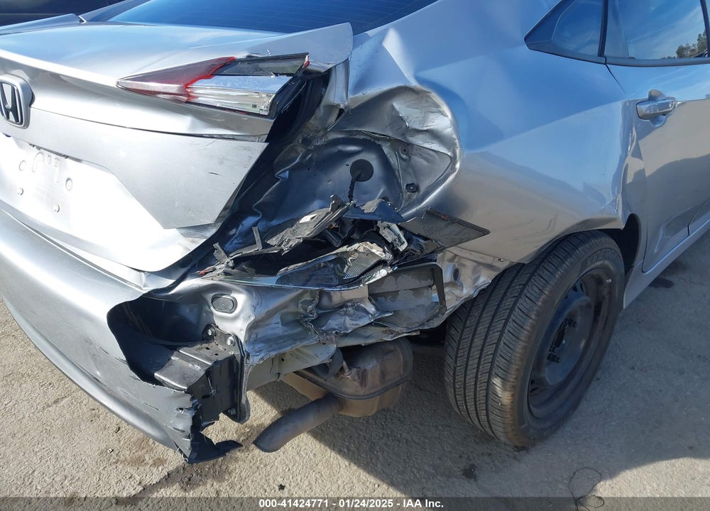 2016 HONDA CIVIC VIN: 2HGFC2F51GH520196