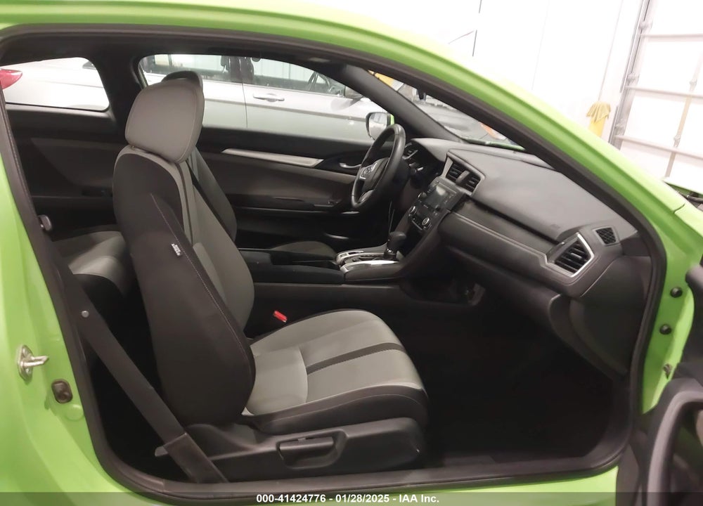 2017 HONDA CIVIC VIN: 2HGFC4B0XHH302586