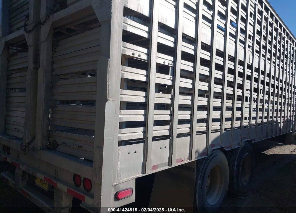 2008 M H EBY TRAILERS LIVESTOCK TRAILER VIN: 4A2LD532581014270