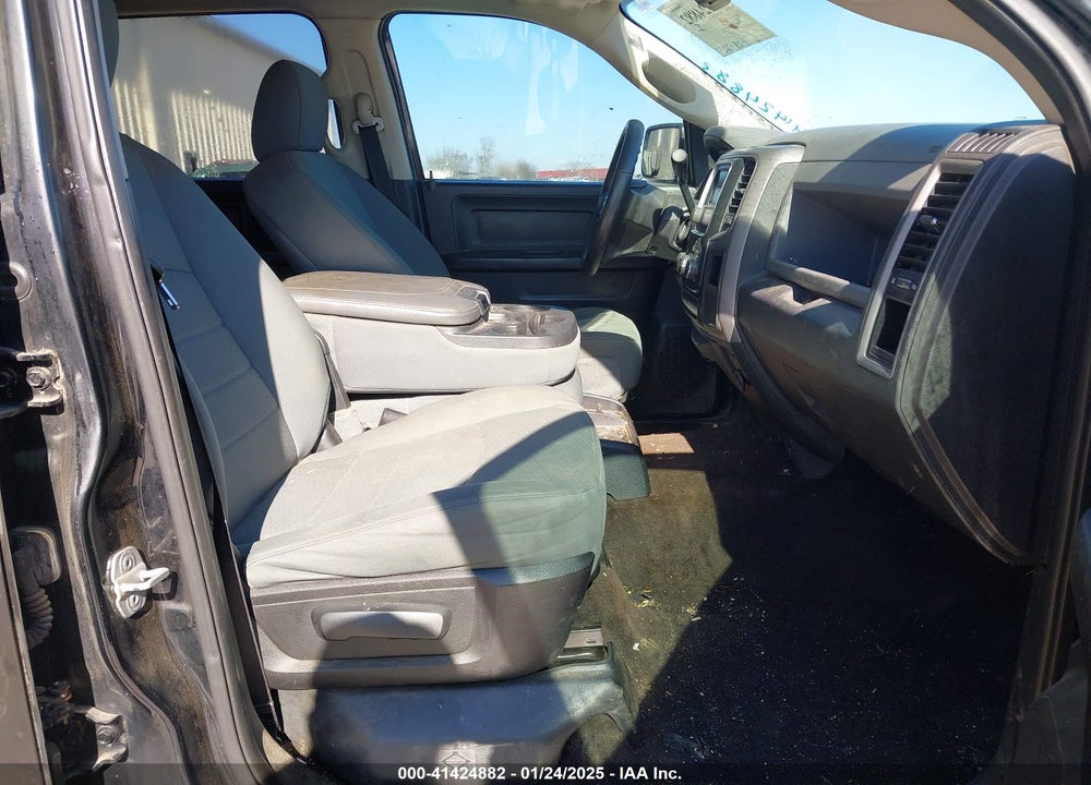 2013 RAM 1500 VIN: 1C6RR6KT8DS656536