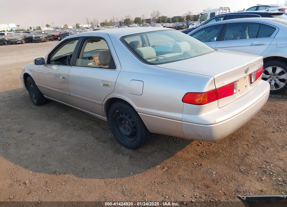 2001 TOYOTA CAMRY CE VIN: 4T1BG22K81U043280