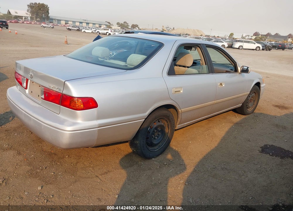 2001 TOYOTA CAMRY CE VIN: 4T1BG22K81U043280