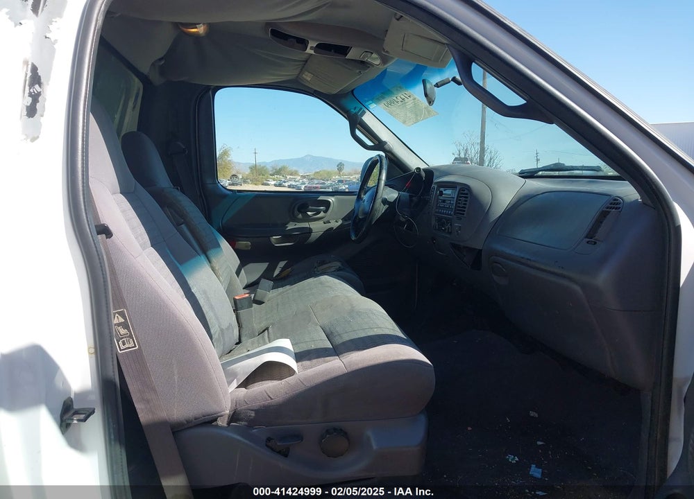 2002 FORD F-150 XL/XLT VIN: 1FTRF17282KA85955