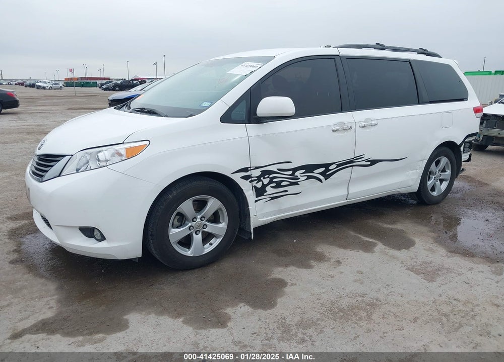 2011 TOYOTA SIENNA LE V6 VIN: 5TDKK3DC8BS135946
