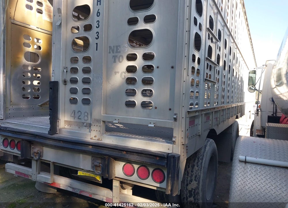 2009 WILSON TRAILER CO LIVESTOCK TRAILER VIN: 1W1RJF2K29D537387