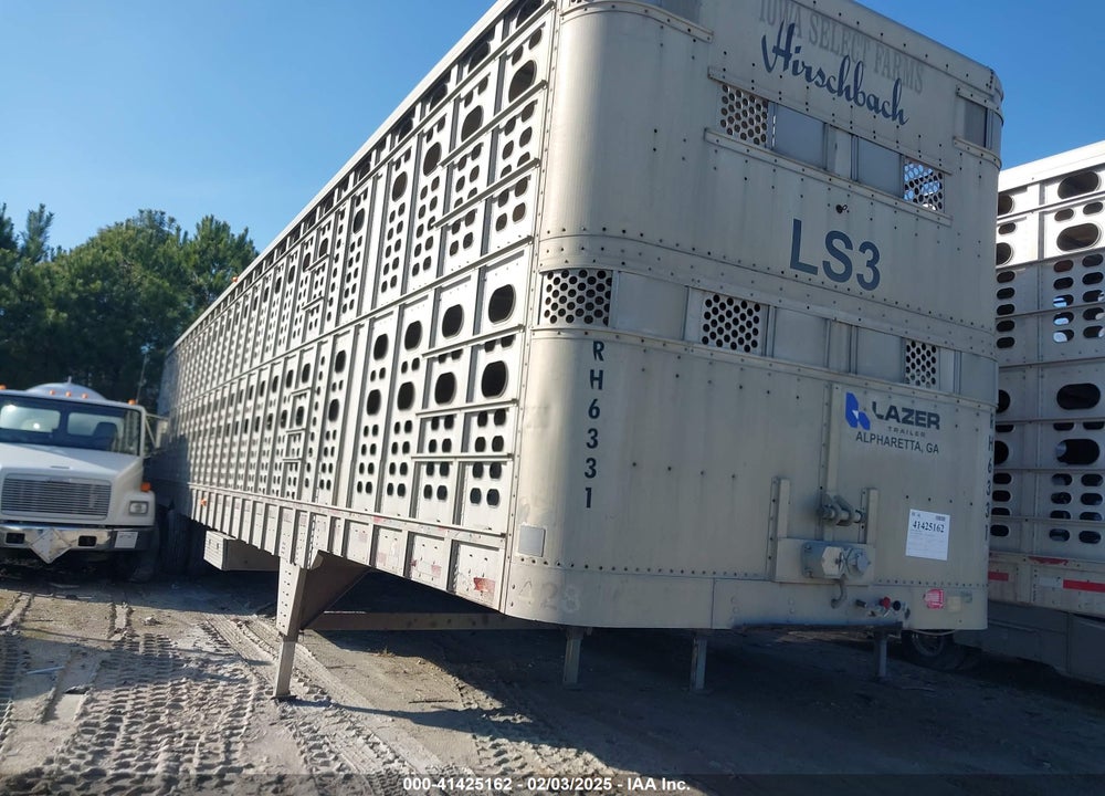 2009 WILSON TRAILER CO LIVESTOCK TRAILER VIN: 1W1RJF2K29D537387