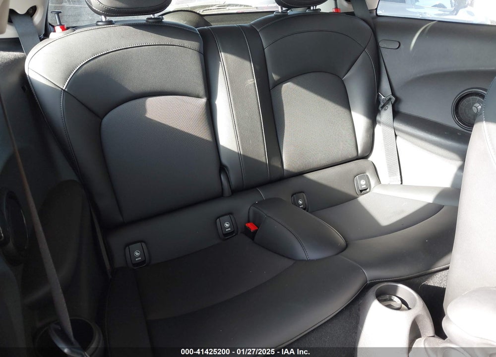 2015 MINI HARDTOP VIN: WMWXM5C53FT938618