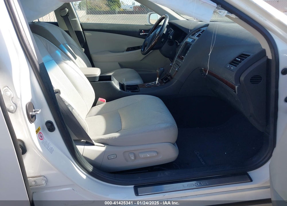 2011 LEXUS ES 350 VIN: JTHBK1EG2B2468090