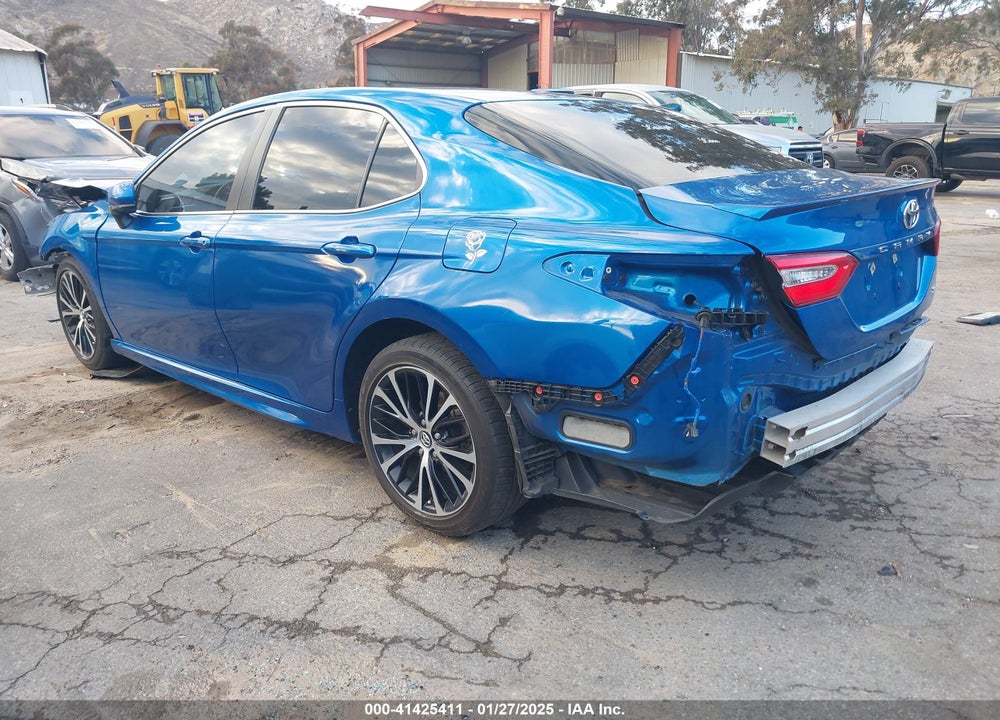 2018 TOYOTA CAMRY VIN: 4T1B11HK6JU010202