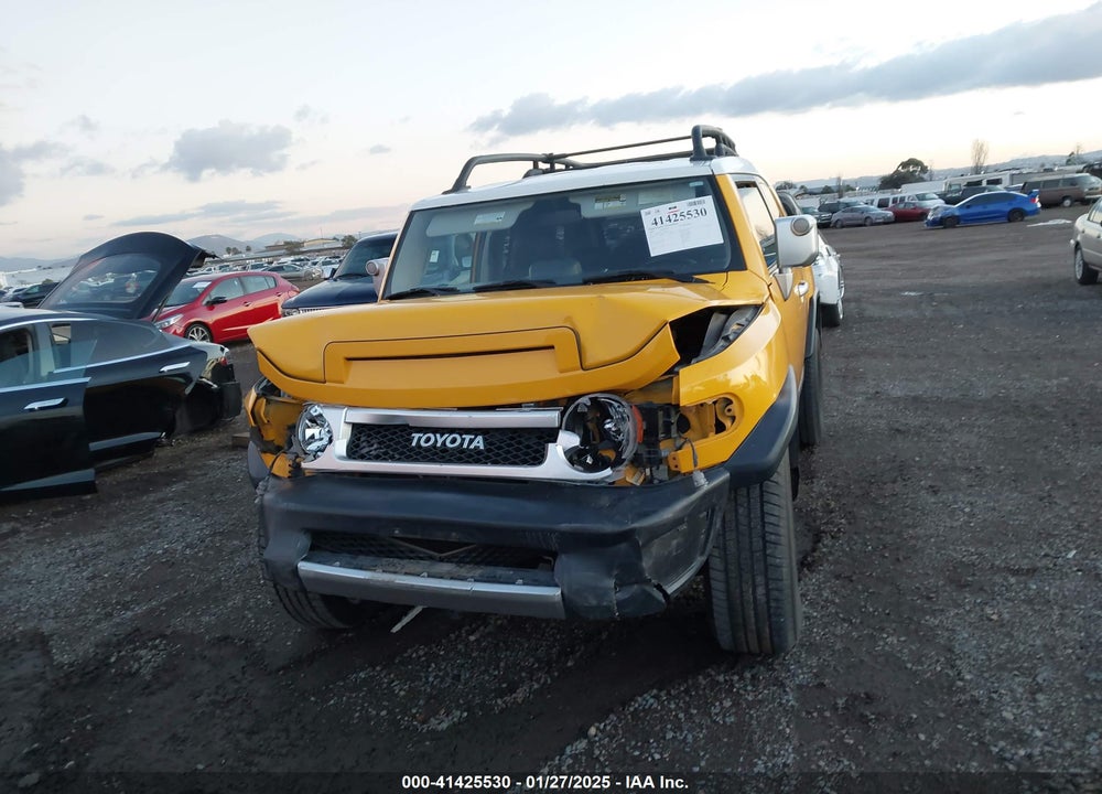 2007 TOYOTA FJ CRUISER VIN: JTEBU11F370015233