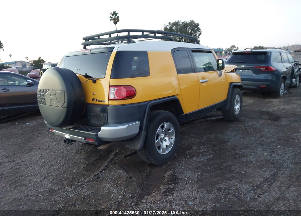 2007 TOYOTA FJ CRUISER VIN: JTEBU11F370015233