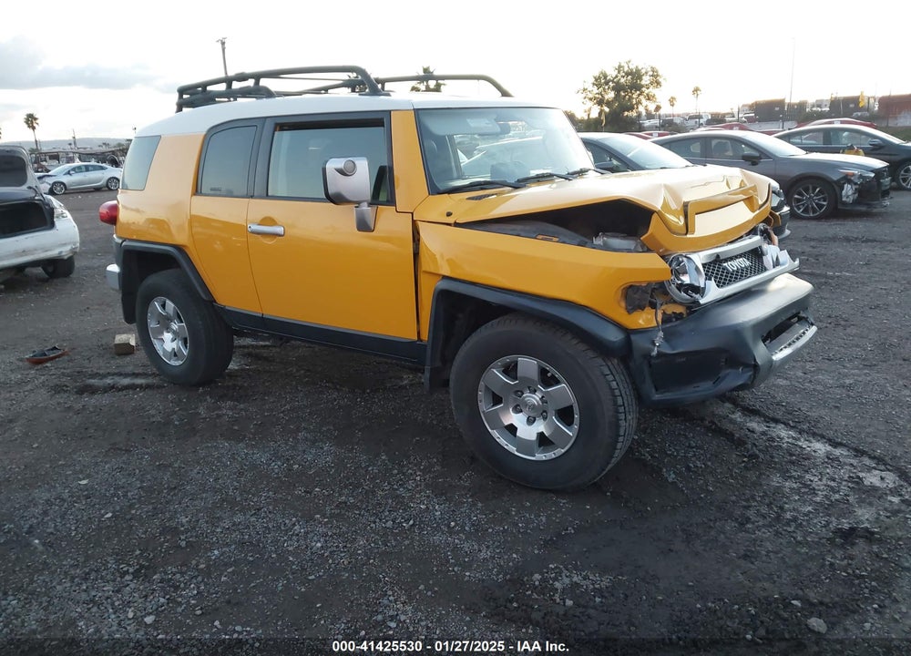 2007 TOYOTA FJ CRUISER VIN: JTEBU11F370015233