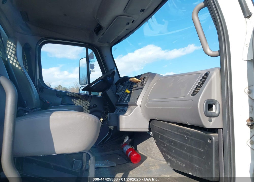 2007 FREIGHTLINER M2 106 MEDIUM DUTY VIN: 1FVACXDJ87HY91520