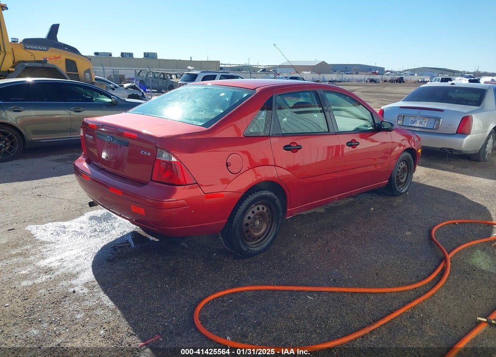2005 FORD FOCUS ZX4 VIN: 1FAFP34N55W311933