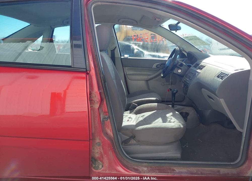 2005 FORD FOCUS ZX4 VIN: 1FAFP34N55W311933