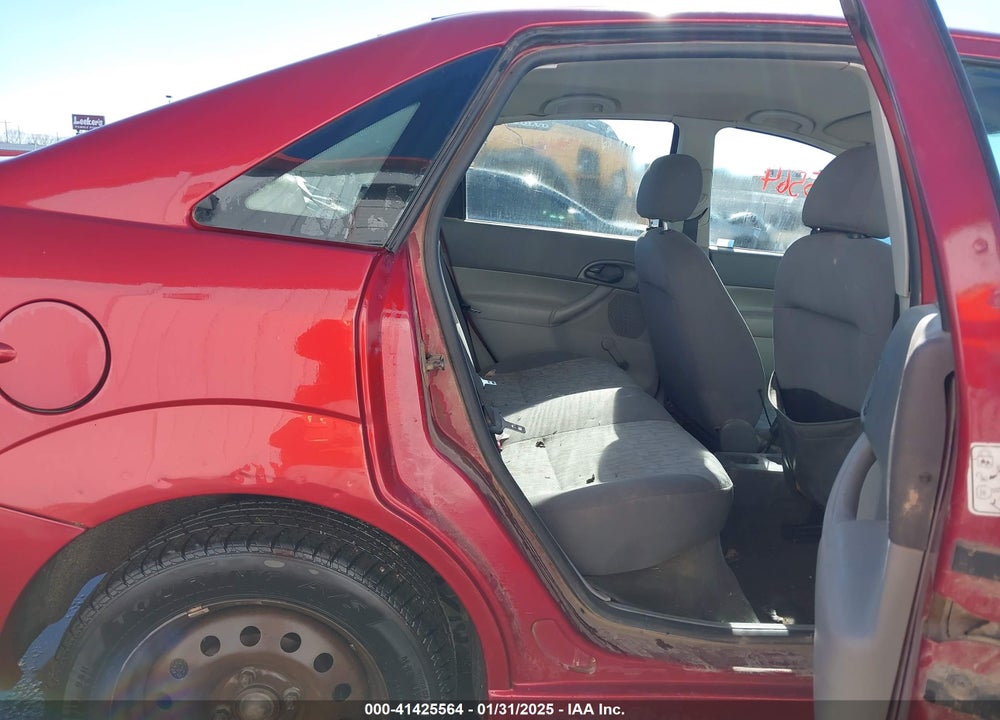 2005 FORD FOCUS ZX4 VIN: 1FAFP34N55W311933