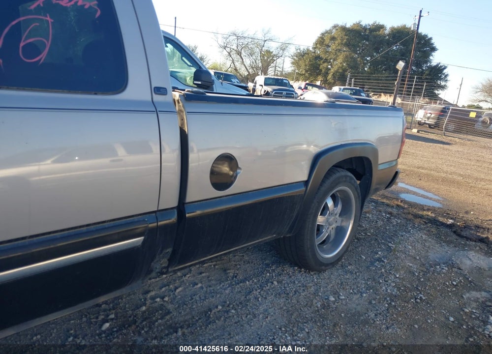2005 CHEVROLET SILVERADO 1500 LS VIN: 1GCEC19T45E270682