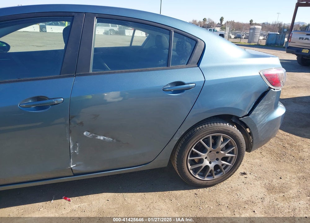 2011 MAZDA MAZDA3 VIN: JM1BL1VGXB1470478