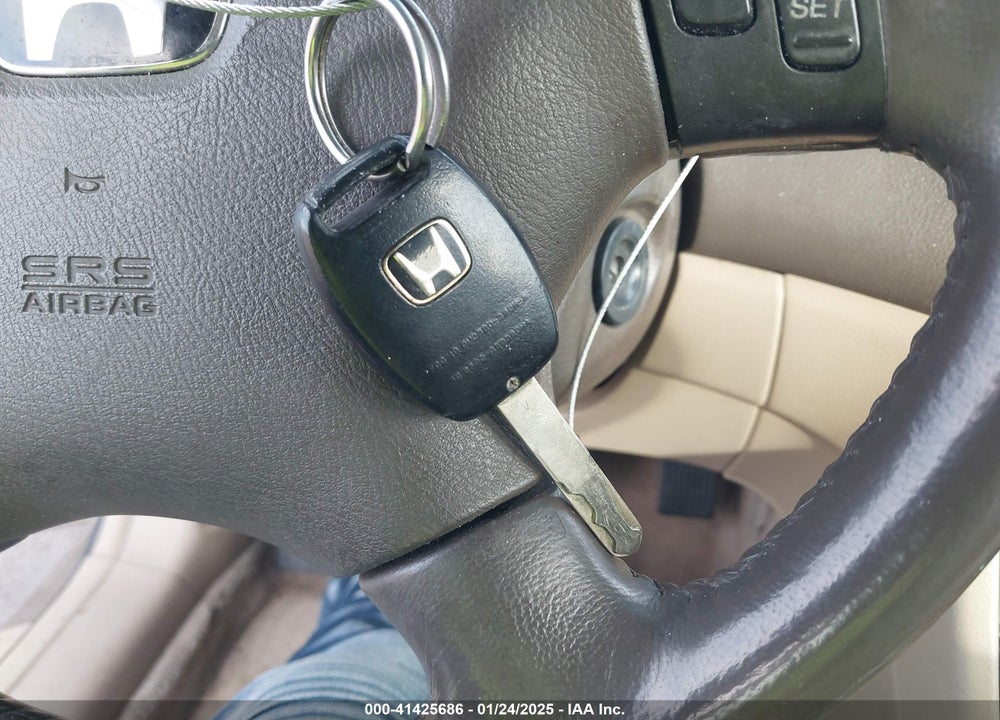 2004 HONDA ACCORD 3.0 EX VIN: 1HGCM66824A072465