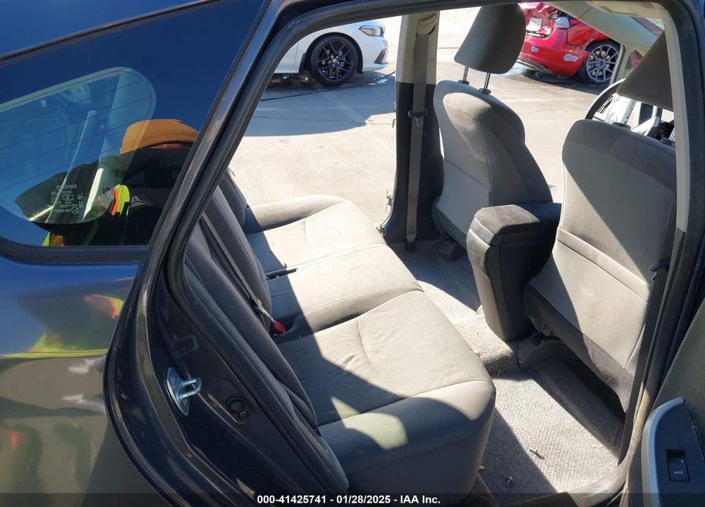 2014 TOYOTA PRIUS VIN: JTDKN3DUXE1737880