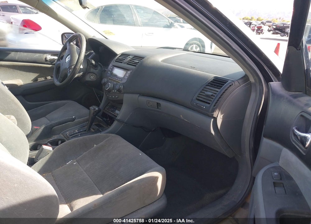 2005 HONDA ACCORD 2.4 LX VIN: 1HGCM56495A118303