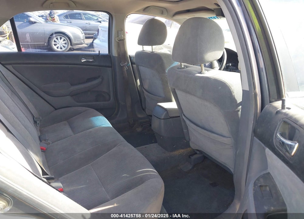 2005 HONDA ACCORD 2.4 LX VIN: 1HGCM56495A118303