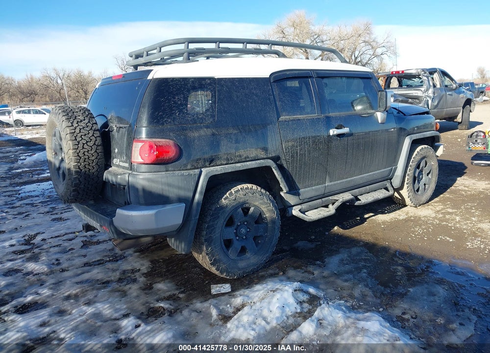 2007 TOYOTA FJ CRUISER VIN: JTEBU11F470039234