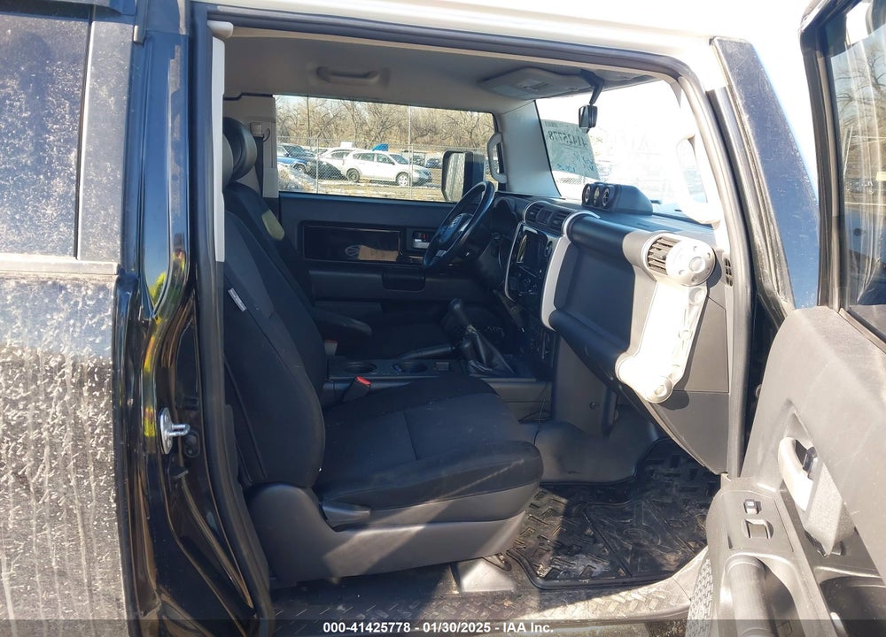 2007 TOYOTA FJ CRUISER VIN: JTEBU11F470039234