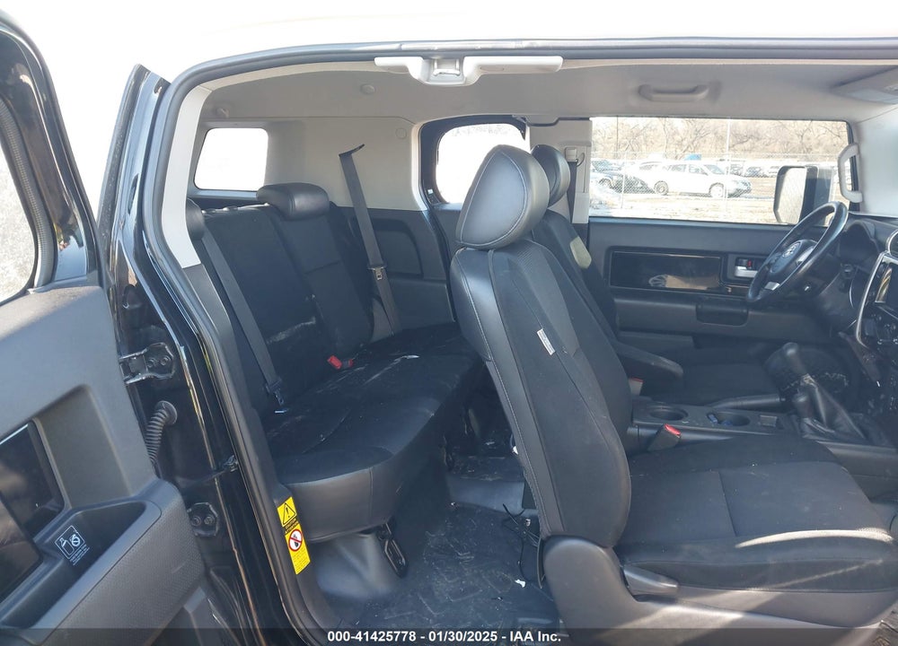 2007 TOYOTA FJ CRUISER VIN: JTEBU11F470039234