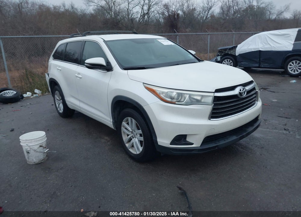 2015 TOYOTA HIGHLANDER LE V6 VIN: 5TDZKRFH5FS092733