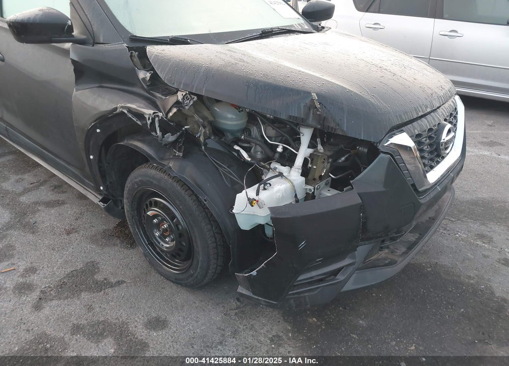 2018 NISSAN KICKS VIN: 3N1CP5CU5JL537040