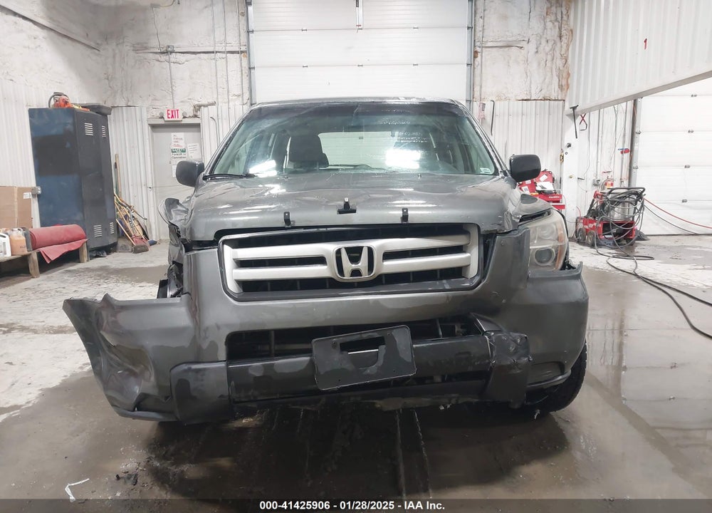 2007 HONDA PILOT LX VIN: 5FNYF18107B018031