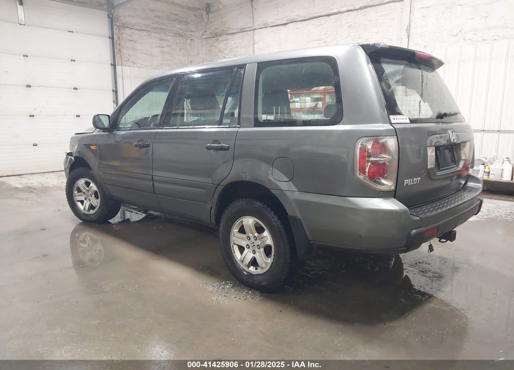 2007 HONDA PILOT LX VIN: 5FNYF18107B018031