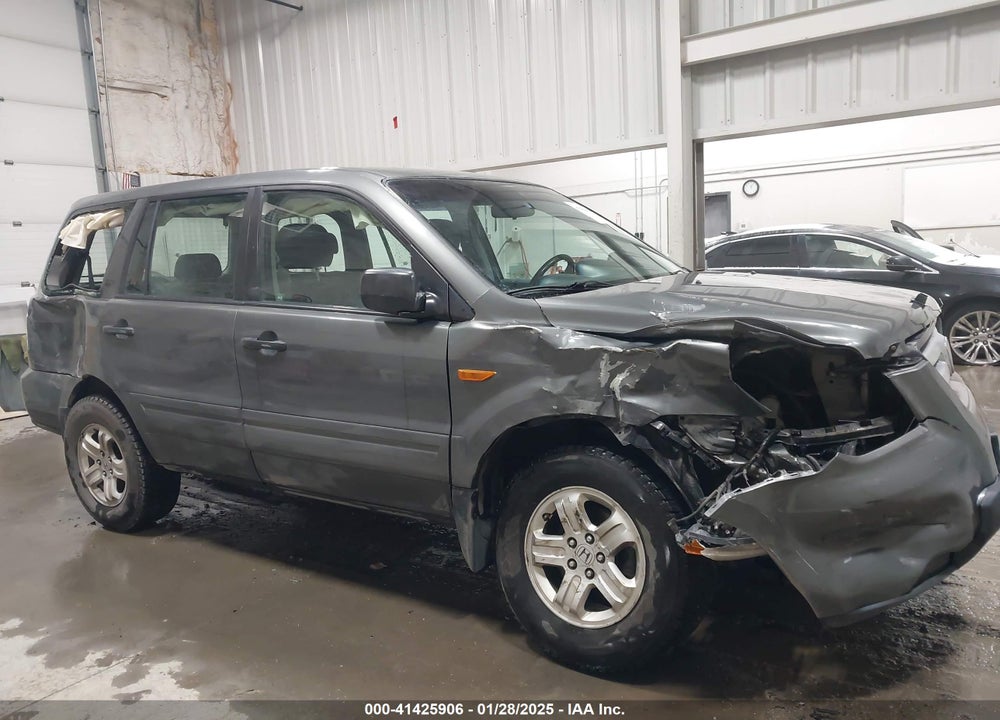 2007 HONDA PILOT LX VIN: 5FNYF18107B018031