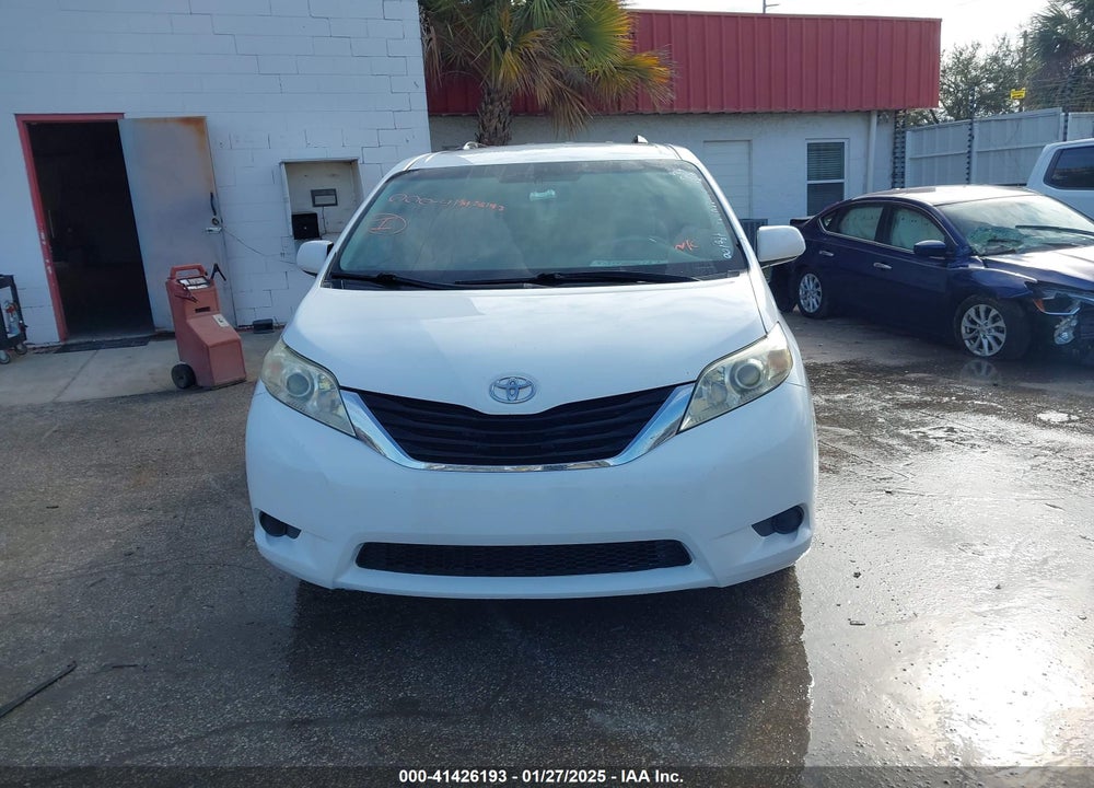 2011 TOYOTA SIENNA LE VIN: 5TDJK3DC4BS001981