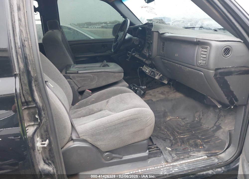 2005 CHEVROLET SILVERADO 2500HD LS VIN: 1GCHC23UX5F893061